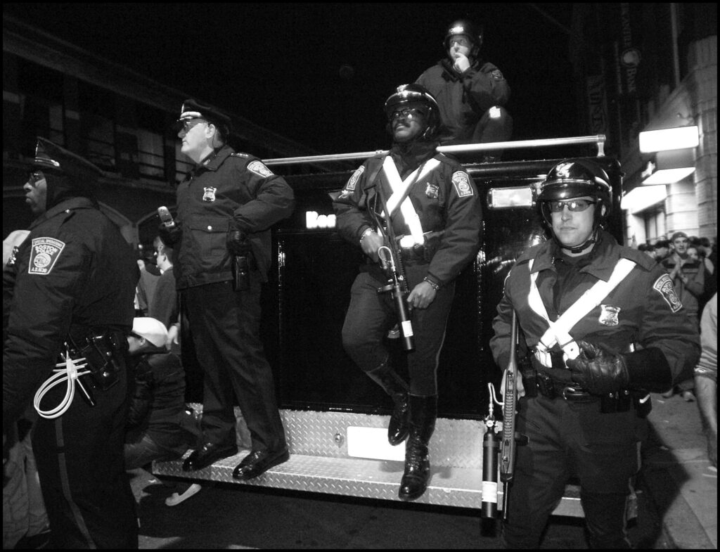 Boston Red Sox fan scales back of Green Monster, enters Fenway Park during  game vs. Yankees; now in police custody 